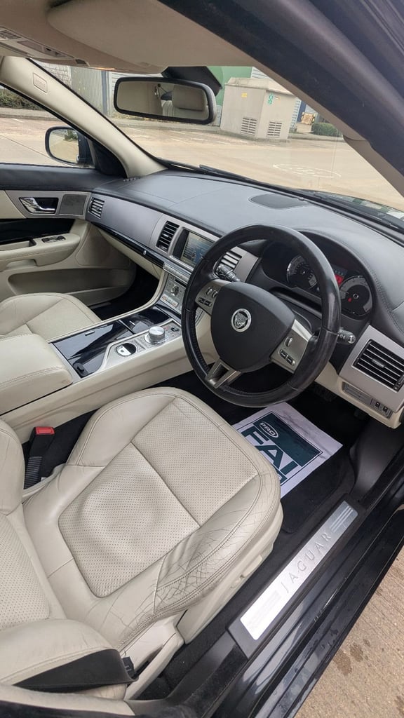 Jaguar, XF, Saloon, 2011, Other, 2993 (cc), 4 doors