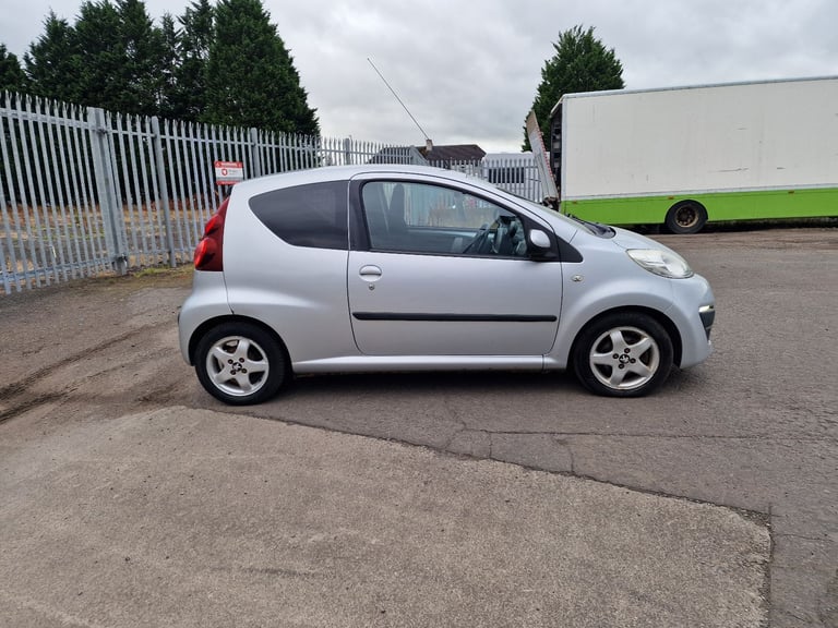 Peugeot, 107, £20 year road tax Hatchback, 2012, Manual, 998 (cc), 3 doors