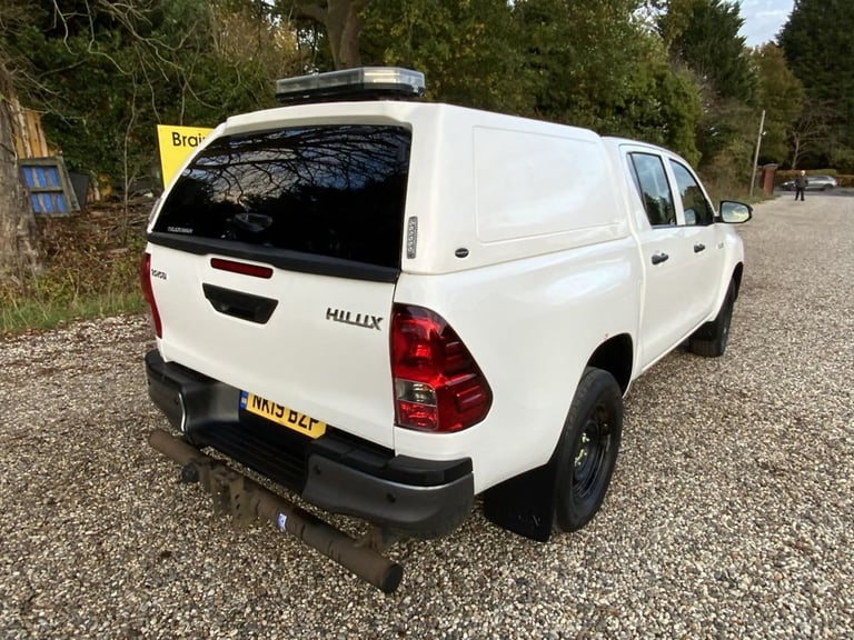 2019 Toyota Hilux 2.4 D-4D Active Pickup Double Cab 4dr Diesel Manual 4WD Euro 6 (3.5t) (150  PIC...
