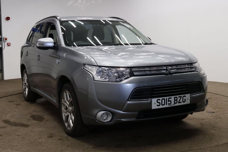 image for 2015 Mitsubishi Outlander 2.0h 12kWh GX3h CVT 4WD Euro 5 (s/s) 5dr ESTATE Petrol/Electric Hybrid ...