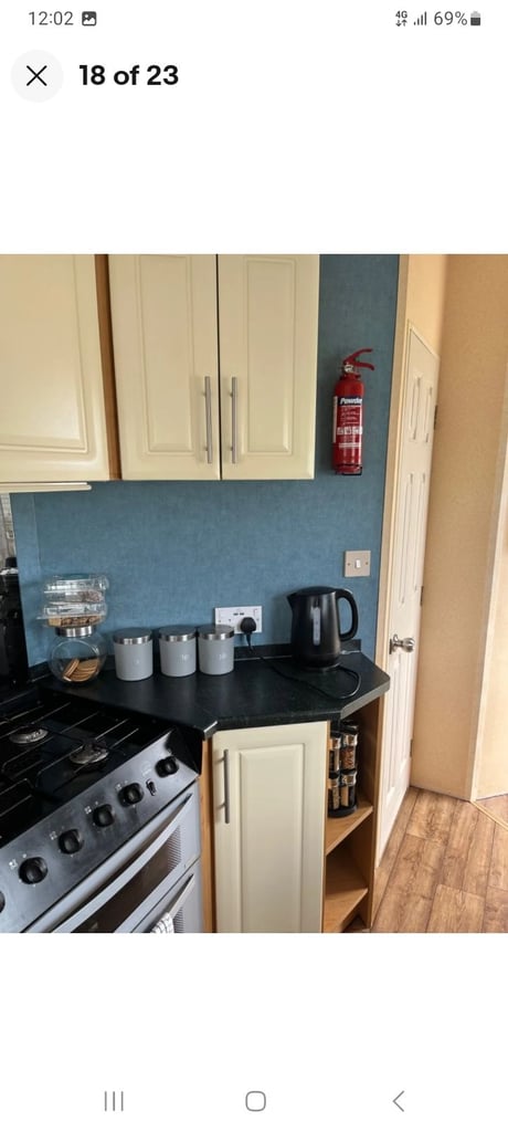 2006 cosalt torino 8 berth 3 bedroom static caravan with decking 