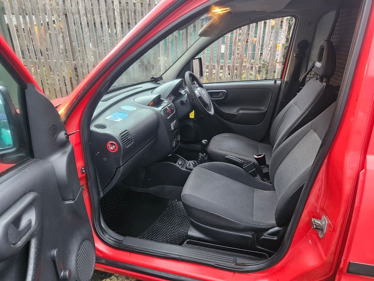 VAUXHALL COMBO 1.3 ECONOMY MODEL LOW MILEAGE 63K FULL SERVICE HISTORY 