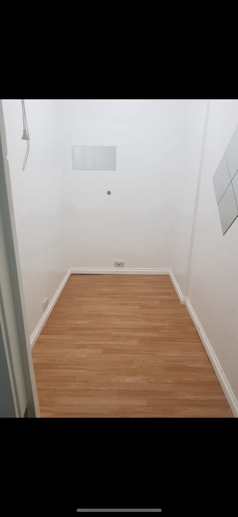 Beauty rooms for rent