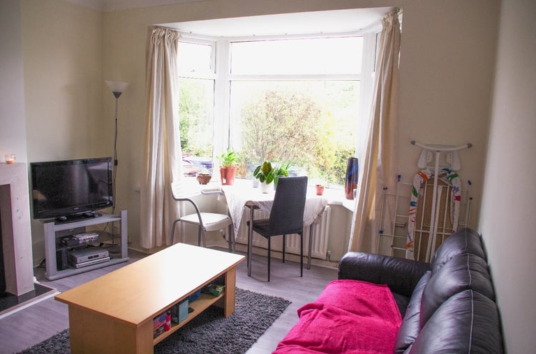Lovely Double Room next to Freeman Hospital - No Deposit