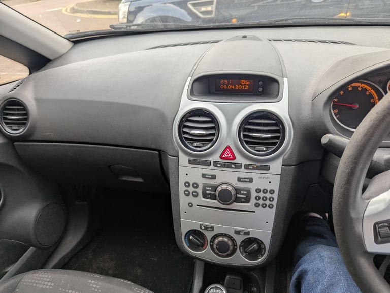 Vauxhall, CORSA, Hatchback, 2013, Manual, 1229 (cc),5 doors - Image 12