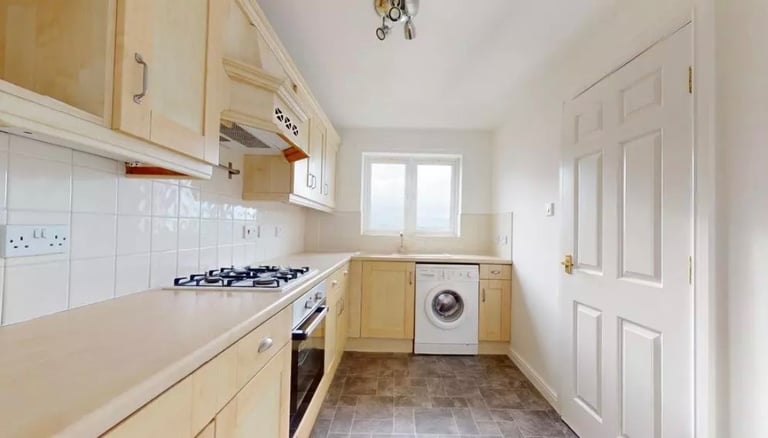 2 bed river flat for rent 