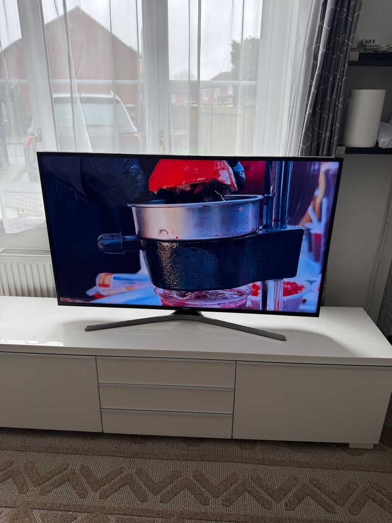 50 inch Samsung series 6 smart 4k fully working order 
