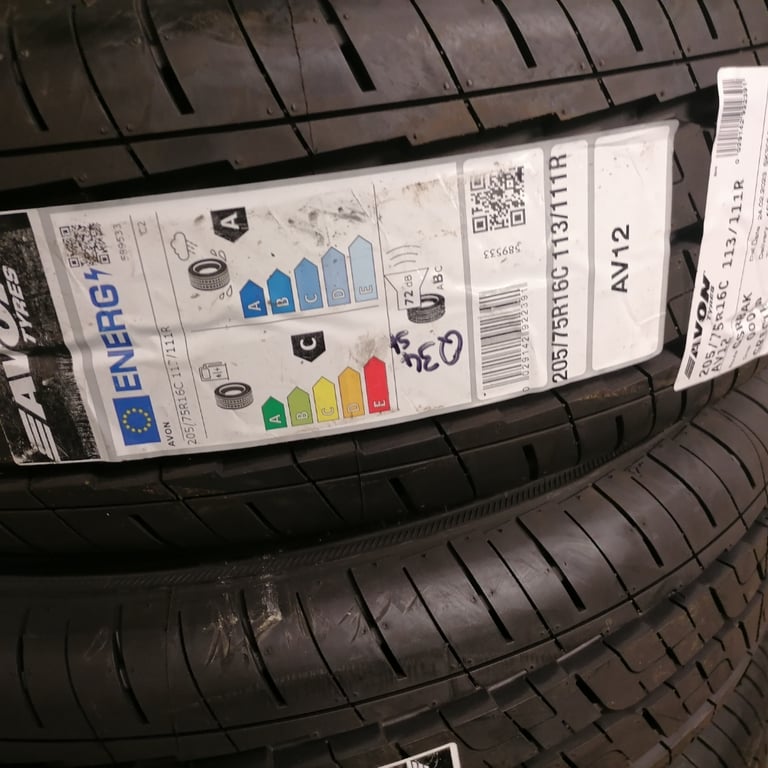 Avon AV12 tyres