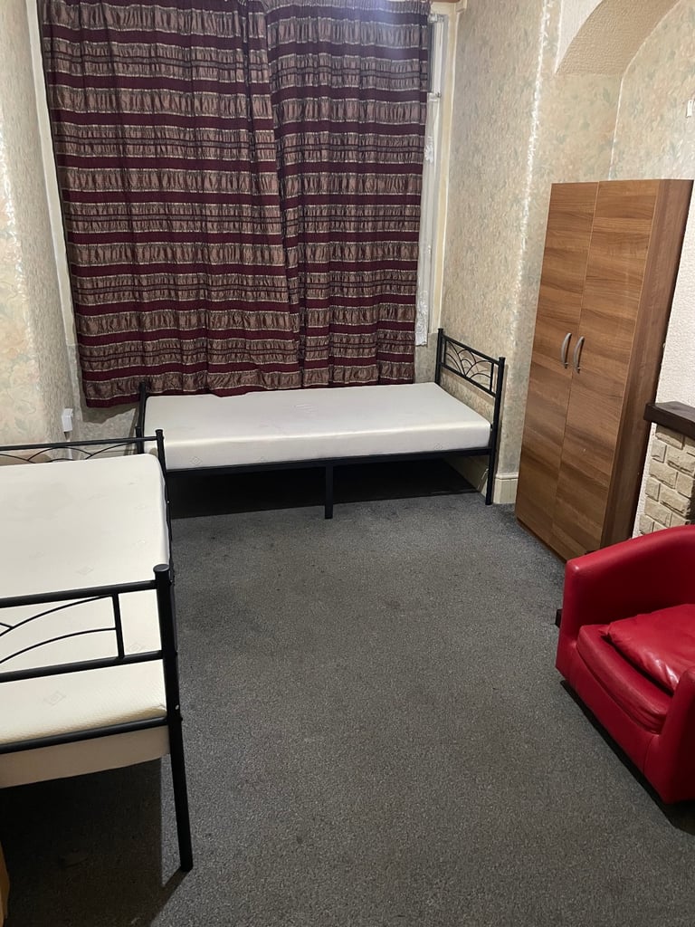 double room for rent in ilford