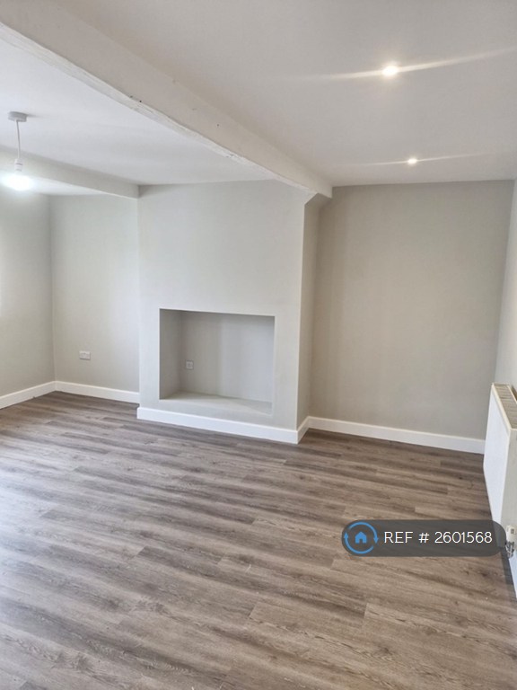 3 bedroom house in Middle Newgate, Littleborough, OL15 (3 bed) (#2601568)