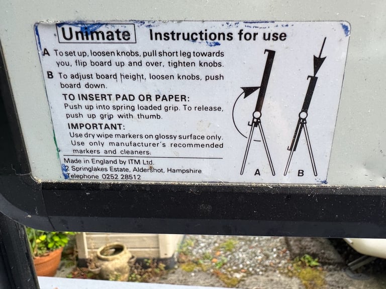 ITM Unimate A1 floor standing Flipchart and whiteboard