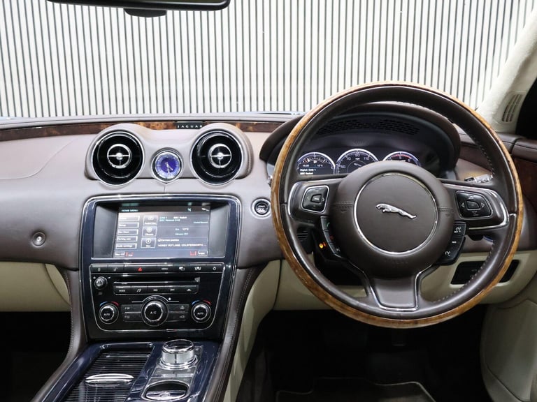 2010 Jaguar XJ 3.0d V6 Portfolio 4dr Auto SALOON DIESEL Automatic