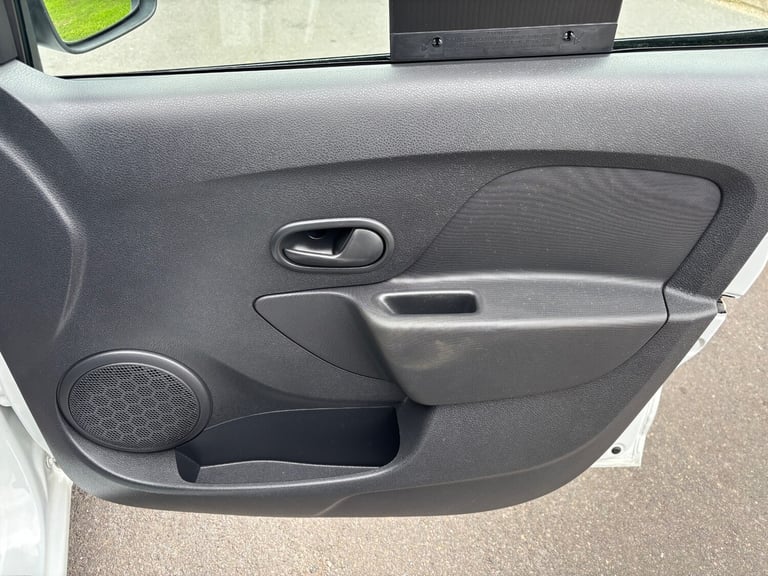 2013 Dacia Sandero 1.2 16V Ambiance 5dr HATCHBACK Petrol Manual
