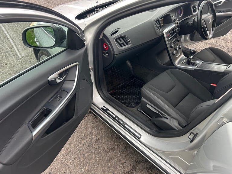 Volvo, S60, Saloon, 2010, Manual, 1984 (cc), 4 doors