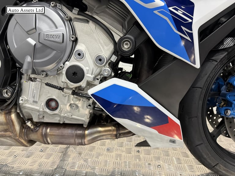 2024 BMW M 1000 R 1000 Naked Petrol Claw-shifted Euro 5 (209 ps) Naked Petrol Manual