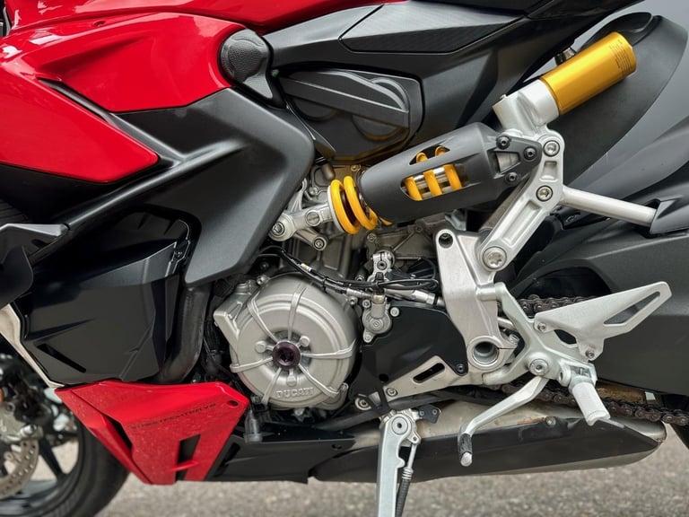 2022/71 Ducati Street Fighter V2 Motorcycle 