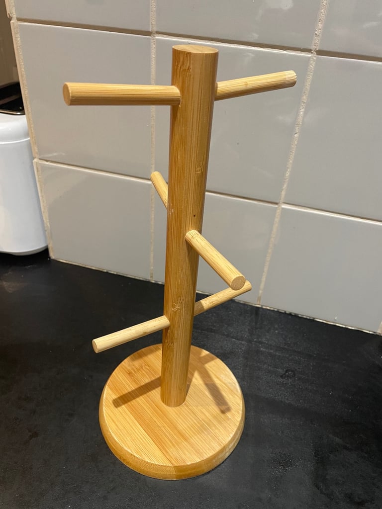Bamboo mug stand 