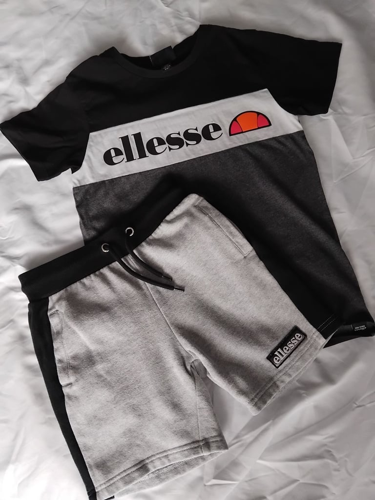 image for Boys Ellesse 2 piece set age 8-9years 