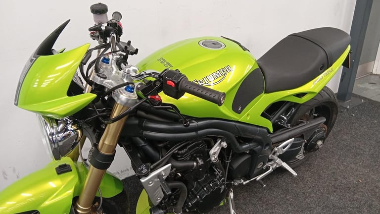 TRIUMPH SPEED TRIPLE 1050 ** 12 MONTH MOT - LOW MILLAGE - SP ENGINERING ** 