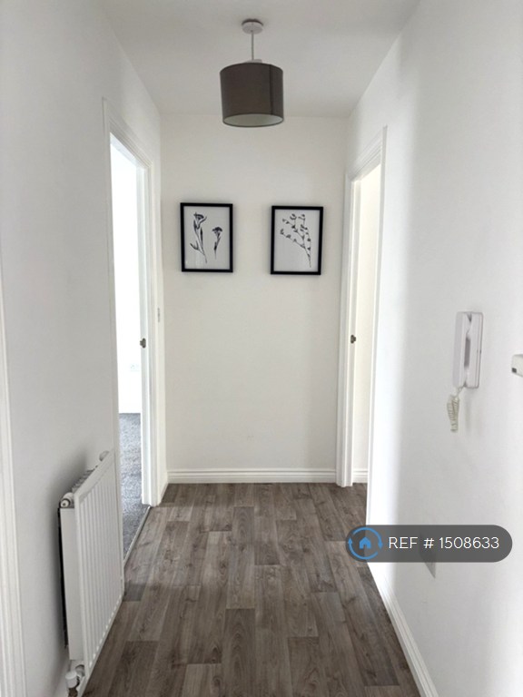 2 bedroom flat in Albarn Court, Colchester, CO2 (2 bed) (#1508633)