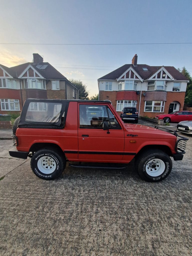 Left Hand Drive Mitsubishi Shogun/Pajero Convertible, Manual Diesel 4x4