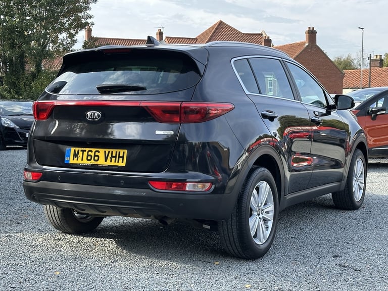 2016 Kia Sportage 1.6 GDI 2 Petrol Manual 5 Door SUV Black