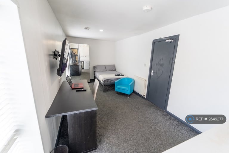 Studio flat in Pershore Road, Birmingham, B5 (#2649277)
