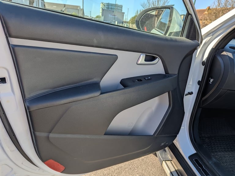 2014 Kia Sportage 1.7 CRDi White Edition 5dr ESTATE Diesel Manual