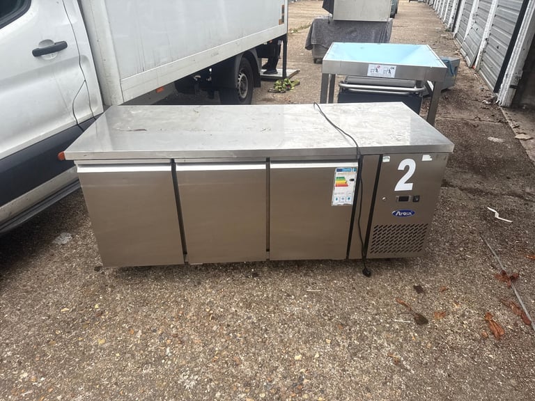 Commercial undercounter fridge 3 doors cafe restaurant 