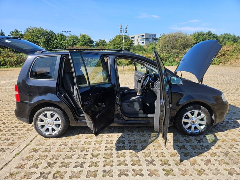 VW AUTOMATIC 7 SETER PETROL ULEZ FREE YEAR MOT SERVICE HISTORY £1999