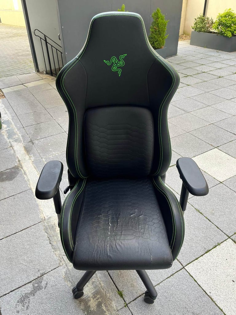 Razor gaming chair