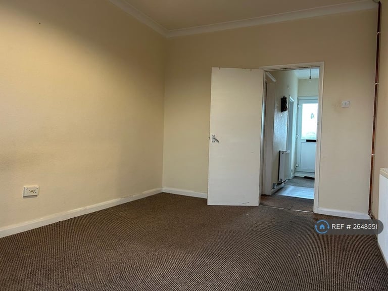 2 bedroom flat in Greenway Parade, Chesham, HP5 (2 bed) (#2648551)