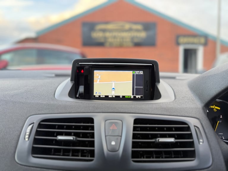 2016 Renault Megane 1.5 dCi Dynamique Nav 5dr HATCHBACK Diesel Manual