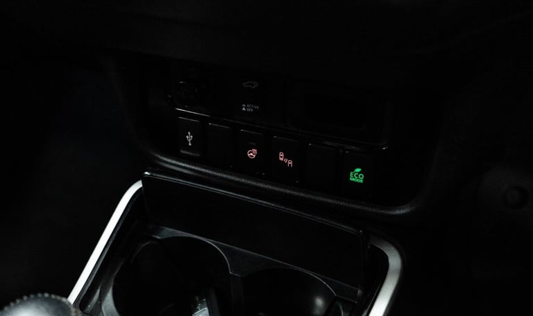 2020 MITSUBISHI OUTLANDER 2.0 MIVEC EXCEED SUV 5DR PETROL CVT 4WD EURO 6 (S/S) (