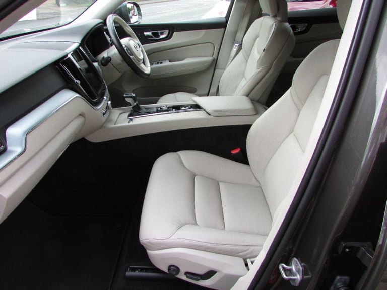  Volvo XC60 2.0 D4 Momentum 5dr AWD Geartronic Diesel