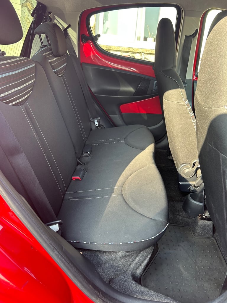 Citroen, C1, Hatchback, 2013, Manual, 998 (cc), 5 doors