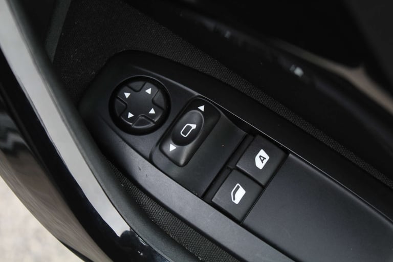 2017 Peugeot 208 1.2 208 Allure 5dr Hatchback Petrol Manual