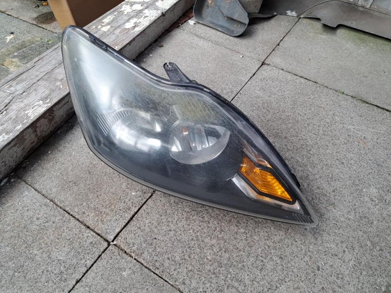 Ford focus mk2 headlights .