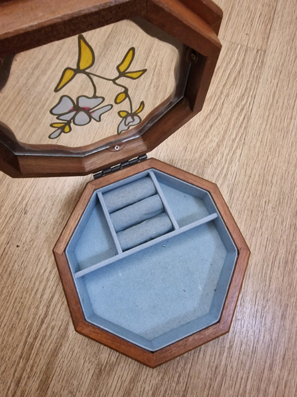 MELE vintage jewellery  wooden box 