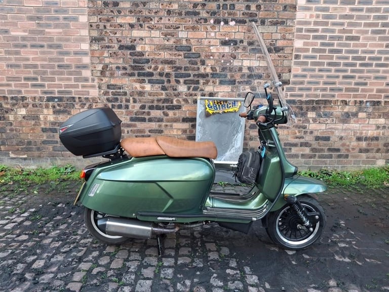 Royal Alloy GP300 300 S LC Scooter , scorpion exhaust, screen, low miles