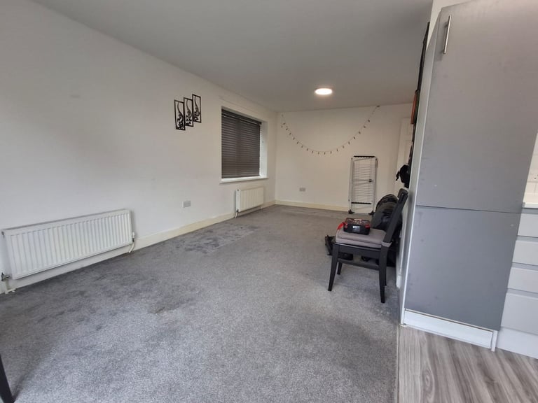 Modern 2-Bedroom Apartment with Garden & Private Parking – E17 