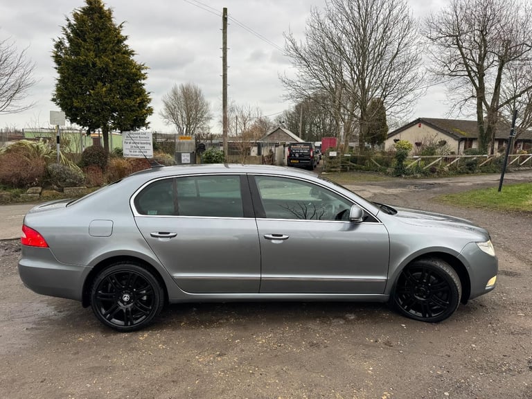 2058 Skoda Superb 2.0 CRTDi Elegance 2Dr Saloon £3699