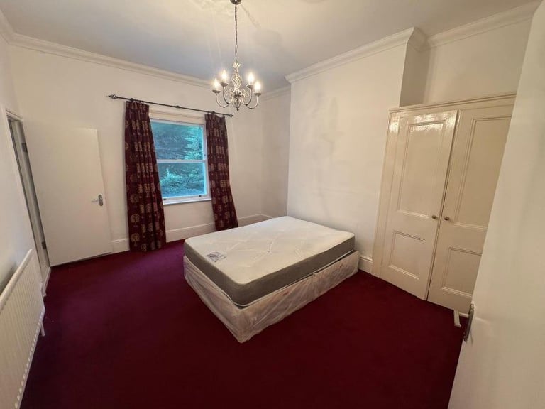 Spacious Double Bedroom Available in South Croydon