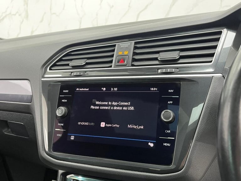 2020 Volkswagen Tiguan 2.0 TDI R-Line Tech SUV 5dr Diesel DSG 4Motion Euro 6 (s/s) (150 ps) ESTAT...