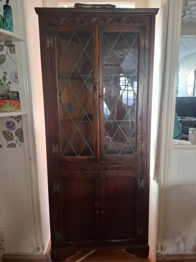 Wooden corner cabinet