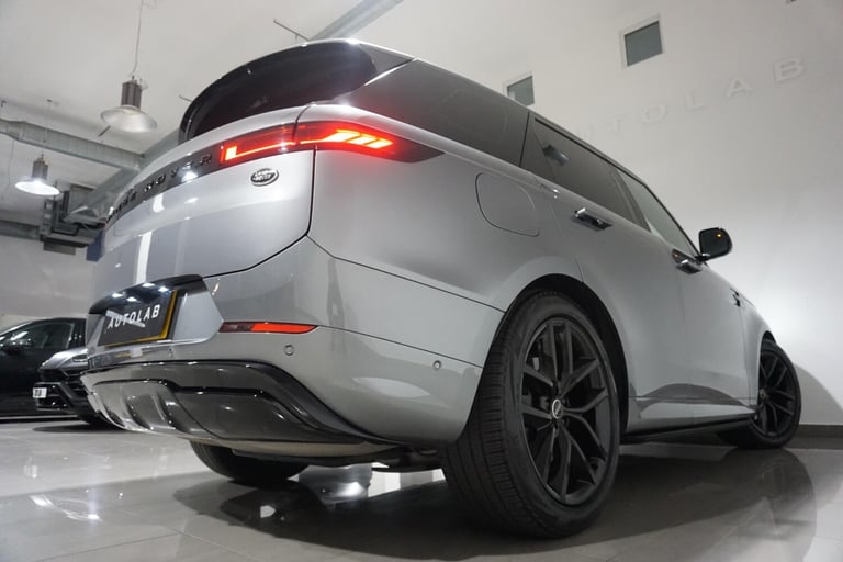 2023 Land Rover Range Rover Sport 3.0 D300 MHEV Dynamic SE SUV 5dr Diesel Auto 4WD Euro 6 (s/s) (...