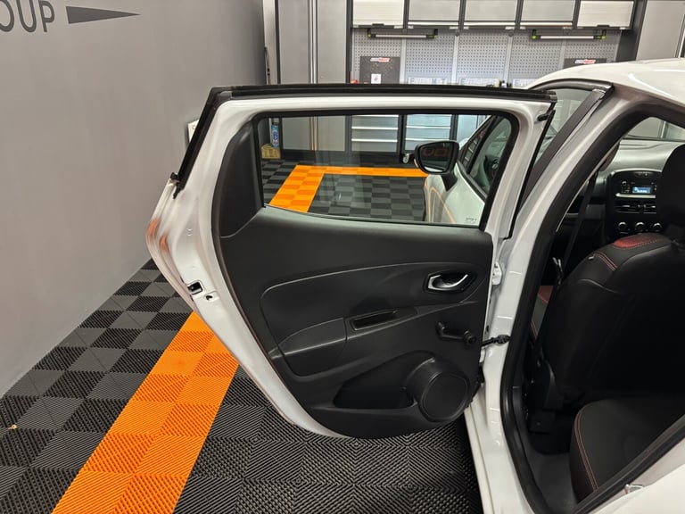 2016 Renault Clio 1.2 16V Play 5dr HATCHBACK Petrol Manual