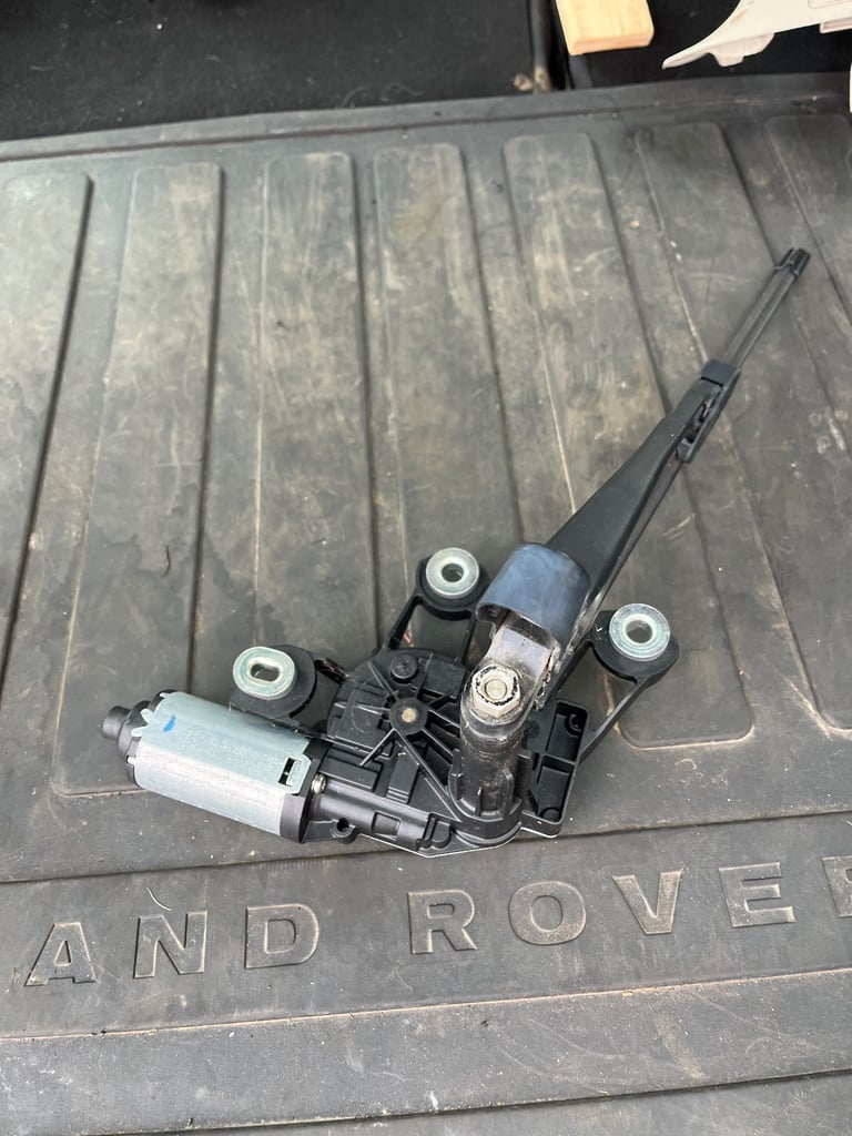 Freelander 2 2014 rear wiper motor and arm
