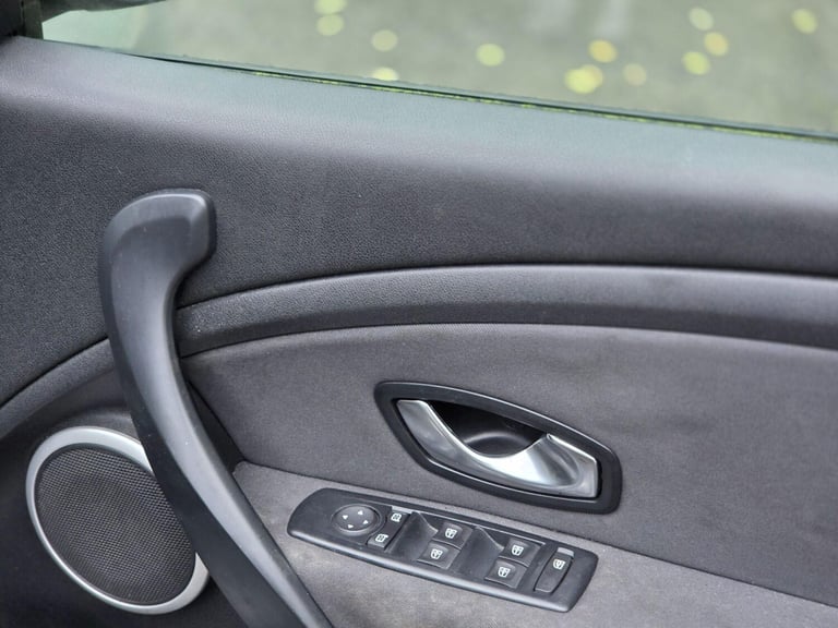 2011 Renault Megane 1.5 dCi Dynamique TomTom Euro 5 5dr HATCHBACK Diesel Manual