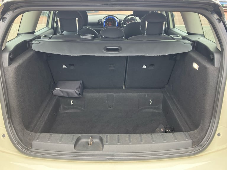 2016 MINI Clubman 2.0 Cooper D 6dr Estate DIESEL Manual